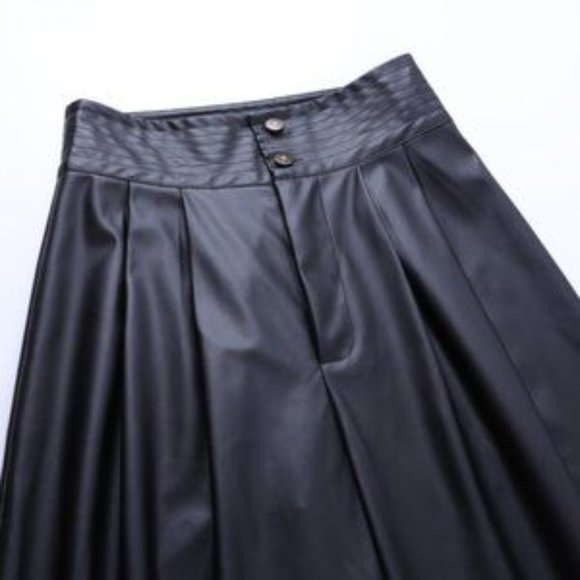 LAST 1! 🍁🆕 LEATHER PALAZZO PLEATED PANTS - Picture 3 of 5